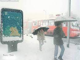 Quando a gente pensa em curtir um friozinho no brasil, não é curitiba que vem primeiro na cabeça. Inverno Sera Rigoroso E Deve Nevar Em Curitiba