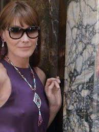 Un pull "chomeur" à 285€ crée la polémique