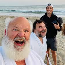 Beachin it with the lads 📷 @theactualkylegass