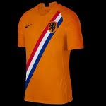 Vul onderstaand uw naam en email adres in en mis niets meer. Nederlands Elftal Shirt 2020 21 Kopen Oranje Trainingspakken Tenues