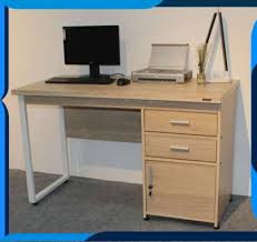 Furniture kantor dewasa ini makin laris di pasaran dengan berbagai tipe dan spesifikasi yang beragam. Meja Kantor Terbaru Harga Juli 2021 Blibli