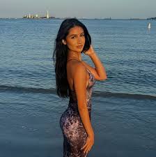 Am I that girl, that you dream of?”