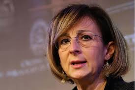 Marta cartabia, costituzionalista, accademica, prima donna eletta presidente della corte costituzionale, (ho infranto un. Chi E Marta Cartabia La Prima Donna Presidente Della Consulta
