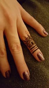 Tiny Finger Henna Henna Finger Tattoo Small Henna Designs Henna Tattoo Designs