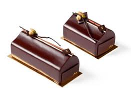 Bittersweet Ecuadorean Chocolate Caramel Chantilly Assorted Dried Fruit And Nuts And The Essence Of Orange Rind Buche De Noel Chocolat Maison Noel
