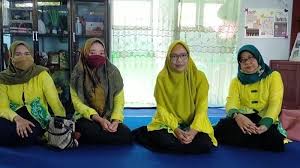 Hari guru nasional diperingati setiap tanggal 25 november tentunya tidak lepas dari sejarah perjuangan bapak pendidikan nasional, ki hajar dewantara. Peringatan Hari Guru Sedunia Diperingati Pada 5 Oktober 2020 Berbeda Dengan Hari Guru Nasional