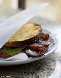 Sandwich Bacon Lettuce Tomato Blt Pour 2 Personnes Recettes Elle A Table Recette Recette Recettes De Cuisine Alimentation