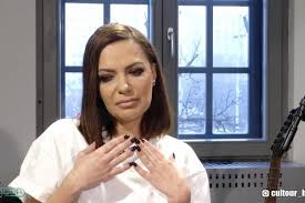 Andreea antonescu, nicole cherry și anca neacșu au acceptat provocarea de merge în mașina condusă de simion ștefan legat la ochi. InformaÈ›ii Despre Andreea Antonescu