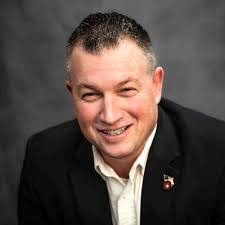 Daniel Segraves's Instagram, Twitter & Facebook