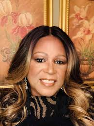 Discussion about a mysterious photo