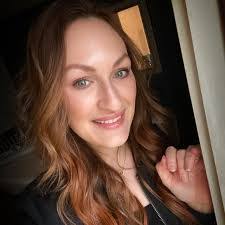 Jill Preston's Instagram, Twitter & Facebook