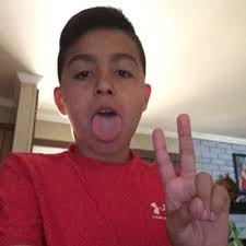 Edwin Paredes (@EdwinParedes109)