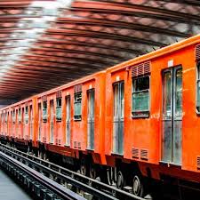 Caos en Línea B del Metro: revisión de un tren provoca largas demoras y molestias entre usuarios