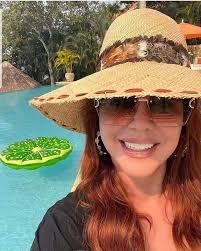 🔴🔴MARÍA CELESTE DE VACACIONES EN ROATÁN, HONDURAS🔴🔴 La famosa  periodista y presentadora de televisión, María Celeste Arrarás, se  encuentra de vacaciones en las paradisíacas Islas de Roatán, Honduras.  Bienvenida a nuestro bello