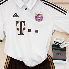 Uniforme del bayern munich, camiseta oficial y ropa del equipo alemán. Bundesliga Bayern Munich Y Su Uniforme En Honor Al Oktoberfest Internacional El Bocon