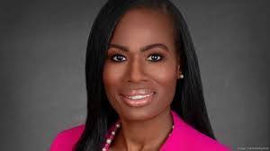 Kathy Lenihan's Instagram, Twitter & Facebook