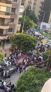 قطع طرقات من قبل اهالي بيروت بسبب الاشكال على ساقية الجنزير