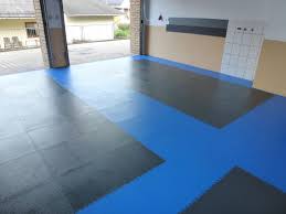 When you want interlocking garage floor tiles that can withstand a lot of friction, it doesn't get much better than these speedway tiles. Pvc Garage Floor With Click System Of Tiles Pvc Flooring For The Garage Jager Plastik