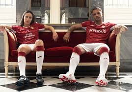 Hot Jameliz threesome porn dim lighting