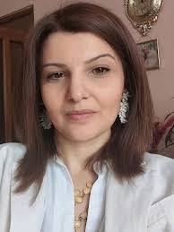 Lorena Ariza's Instagram, Twitter & Facebook