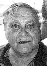 Robert Riek's Instagram, Twitter & Facebook