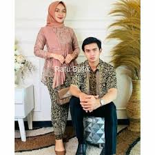 Setelan kebaya batik pasangan couple brokat modern kondangan kekinian. Harga Kebaya Couple Modern Terbaik Batik Pakaian Wanita Agustus 2021 Shopee Indonesia
