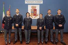 I concorsi in scadenza a fine mese di dicembre 2018 sono davvero moltissimi. Sei Nuovi Vice Ispettori Della Polizia Di Stato In Servizio A Bolzano La Voce Di Bolzano