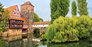 Redécouvrez les régions et les villages français qui font de l'hexagone l'un des pays les eguischeim, blesle, maincy, pesmes… les plus belles villes de france cachent des trésors insoupçonnés. Trains En Allemagne Deutsche Bahn Prix Billet De Train Trainline