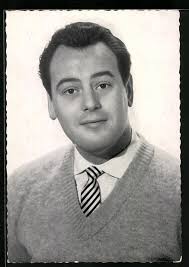 AK Schauspieler Fred Bertelmann brav in Pullover, Hemd und Krawatte