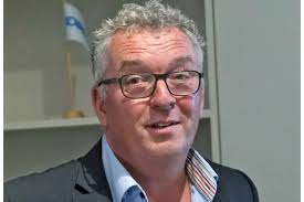 Kobelco – Gemeinsam stärker: 30 Jahre Partnerschaft Kobelco