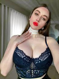 Hella Domina on X: Cock worship? Or pussy worship? Well, I know you can do  both for me. t.colRpA6URhEV  X