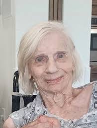 Helen Soderholm's Instagram, Twitter & Facebook