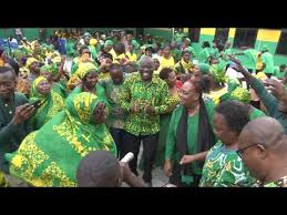 Kamati ya maudhui ya mamlaka ya mawasiliano tanzania (tcra) liliwapa onyo wasanii hawa wawili na kuwataka kuomba radhi baada. Tazama Msaga Sumu Alivyowachezesha Singeli Viongozi Wa Ccm Youtube