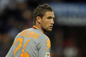 He has been married to kim. Roma Sell Stekelenburg To Fulham Chiesa Di Totti