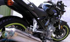 موتور 250 پلاک ملی با کلاه حرفه ای motorcycle places to visit vehicles