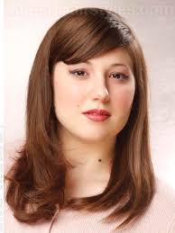 No matter what face shape a woman has, she always wants to look stunning. Medium Haircuts For Round Faces Women Wedding Galery