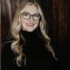 Jillian Ewing's Instagram, Twitter & Facebook