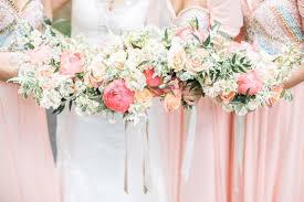 Our friends at t&c's favorite online real wedding destination, carats & cake, share 10 stunning summer bouquets. 32 Stunning Spring Summer Wedding Bouquets For Brides Weddingsonline