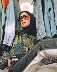 Foto cewek cantik yang bisa bikin kamu. 19 Gaya Foto Selebgram Di Rumah Aja Yang Unik Dan Kreatif Highlight Id