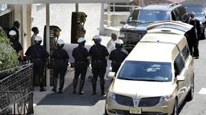 Carolyn Whigham Leads Bobbi Kristina Brown 39 S Casket To A Hearse After A Service At Whigham Funeral Home In Newark N J E Bobbi Kristina Brown Bobbi Photo