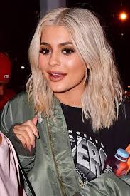 Make like emma stone and pull your locks into a ponytail with a deep side part. Kylie Jenner Tried Kris Jenner S Momager Kris Jenner S Hairstyle And They Re Twins Glamour Uk