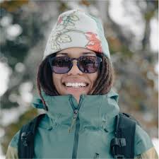 Brooklyn Bell's Instagram, Twitter & Facebook