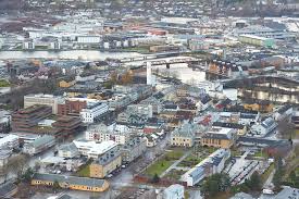 Navnet steinkjer er en sammenkopling av ordene stein og kjer, der kjer er et stort kar fylt med stein, som var et fangstredskap for laks. Steinkjer Arbeiderpartiet Steinkjer Ap Vil Investere Mer I Mennesker