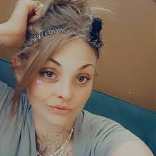 Samantha Shull's Instagram, Twitter & Facebook