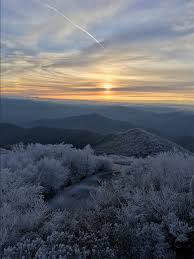 Brasstown bald is the highest peak in the u.s. First Sunrise Of 2018 From Georgia S Highest Point