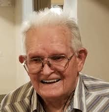 Lola Tillman's Instagram, Twitter & Facebook