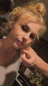 New pet blue eyed white tree frogs