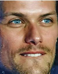 My favorite hiking partner #FFBlue ! He could be all yours 😉. Just look at  that hunk!!! He is a gentleman too.