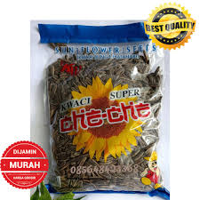 Bunga matahari memiliki nama latin helianthus annuus linn dan masuk dalam famili compositae yang serumpun dengan lidah buaya. Harga Kuaci Matahari Terbaik Makanan Ringan Makanan Minuman Juni 2021 Shopee Indonesia