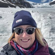 Are guided tours in Juneau worth it for transportation to Mendenhall  Glacier?